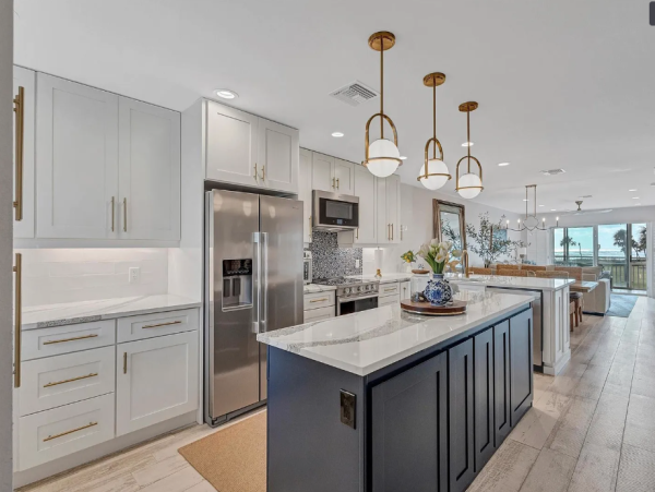 Luxurious Beachfront Condo in Longboat Key - Your Coastal Retreat Awaits